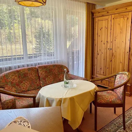 Schwarzwaldhotel Klumpp Szálloda 3*
