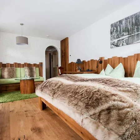Schwarzwaldhotel Klumpp Szálloda Schonmunzach