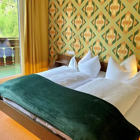 Schwarzwaldhotel Klumpp ホテル 3*